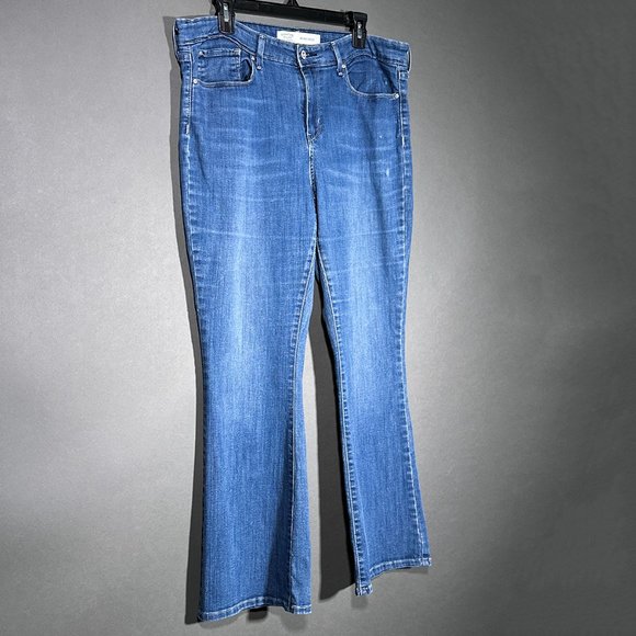 Signature Levi Strauss Mid Rise Bootcut Jeans Size 16S W33 X L30 - Picture 1 of 16